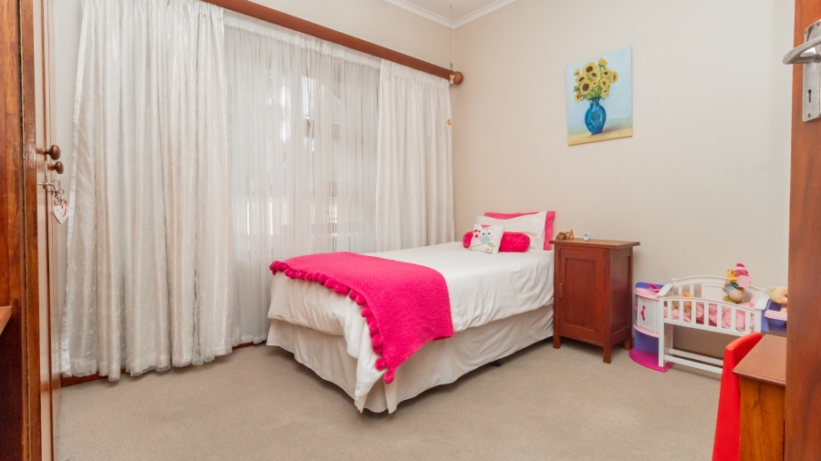 4 Bedroom Property for Sale in De La Haye Western Cape